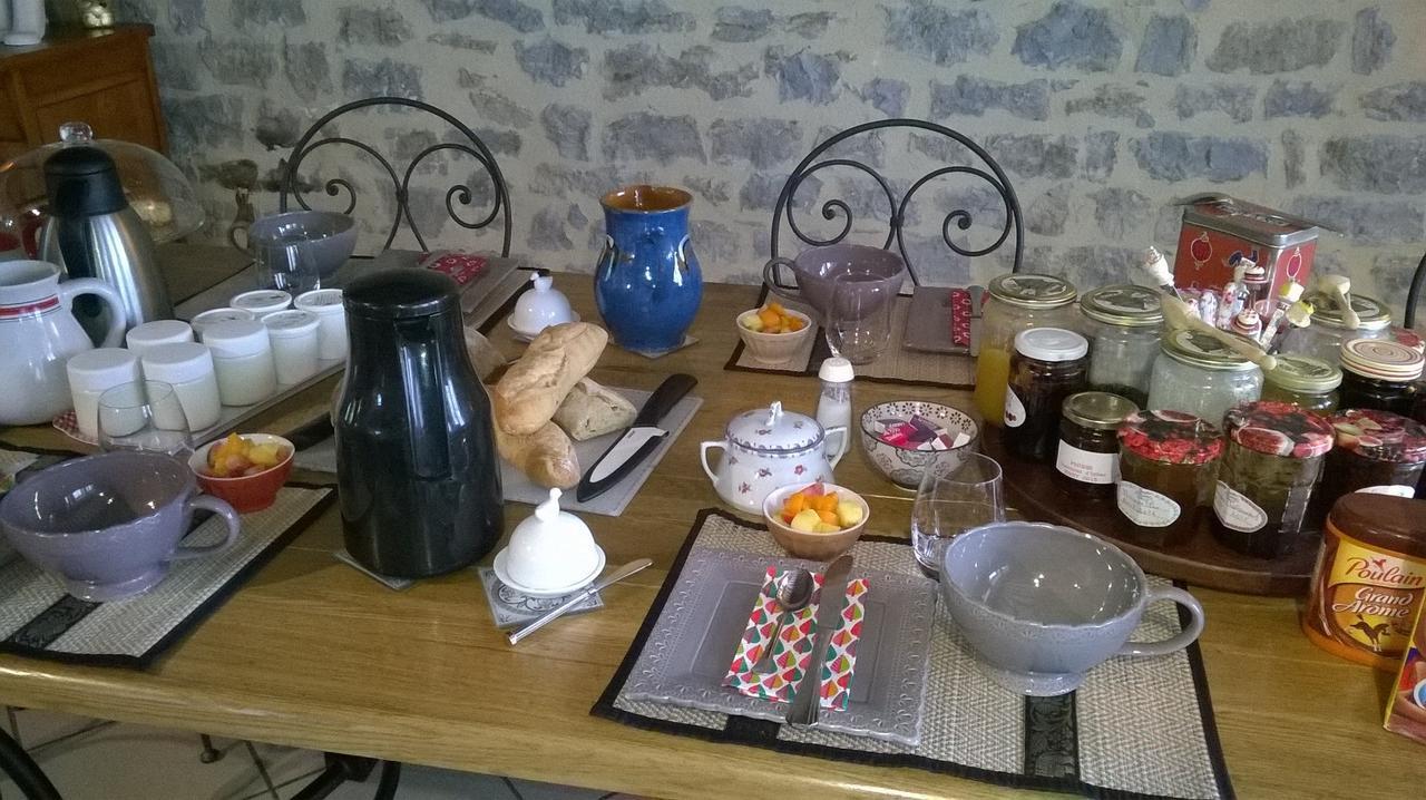 Au Rendez Vous De L'Auxois B&B Essey Exterior foto